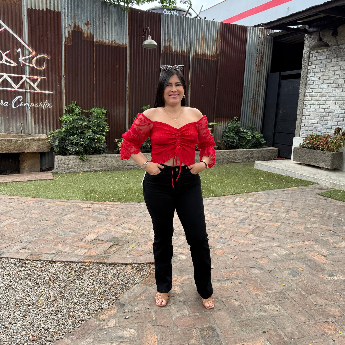 Pantalón Recto Negro Stretch – Elegancia que se Mueve Contigo
Ref-1091