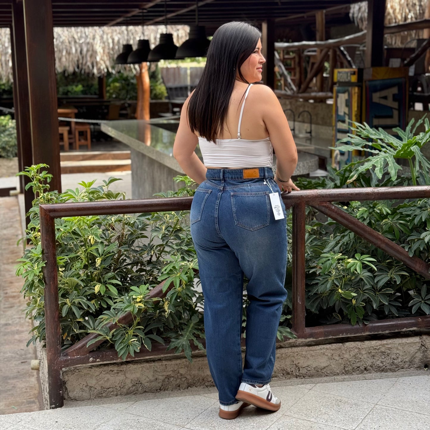 Mom Jeans Denim Clásico Rasgado Ref-1107